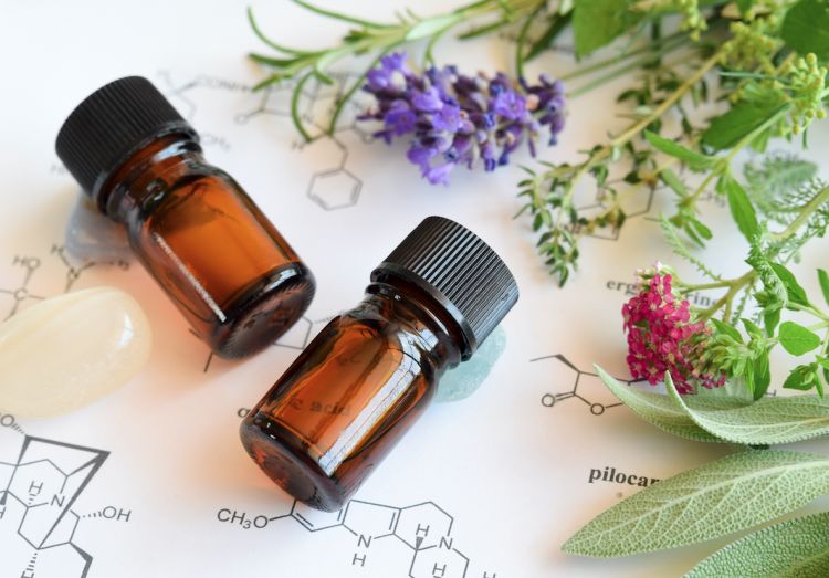 Caroline Peduzzi, docteur en Pharmacie Micronutrition, Naturopathie et aromathérapie  accepte la monnaie locale